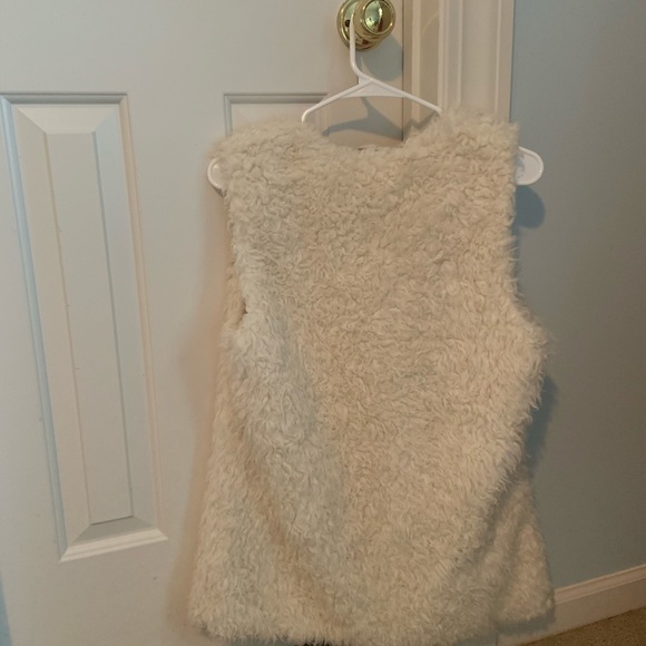 H&M Cream Fur Vest - Picture 2 of 3